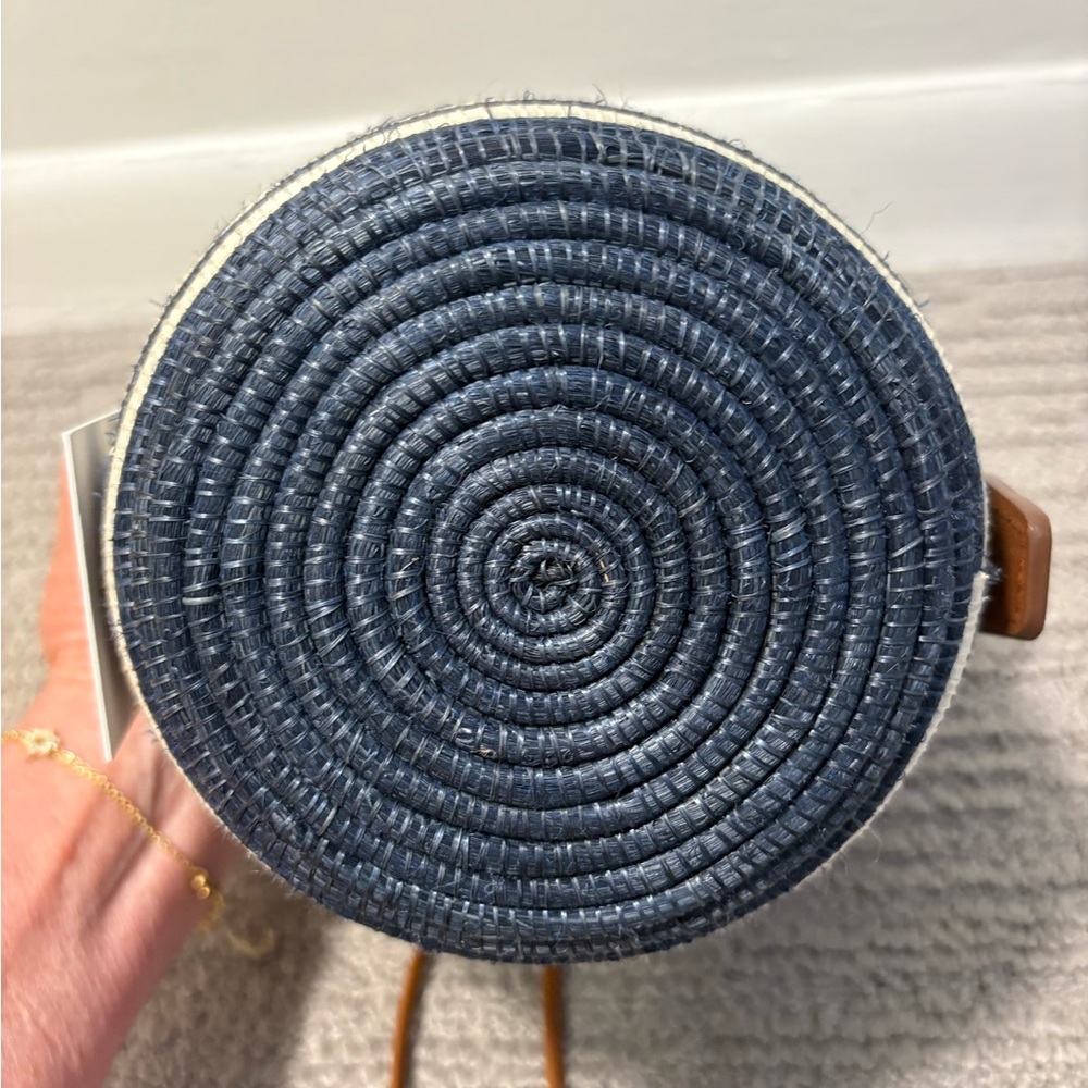 CESTA COLLECTIVE Navy and Brown Bucket Bag: NEVER WORN-BRAND NEW! - Picture 11 of 12